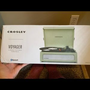 Crosley Voyager Record player